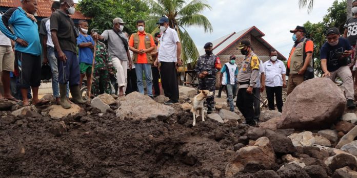 Badan Nasional Penanggulangan Bencana libatkan SAR Dog dalam pencarian korban hilang dampak Siklon Seroja