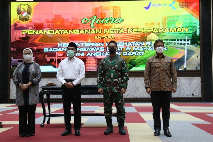 Penandatanganan nota kesepahaman Penelitian Berbasis Pelayanan Menggunakan Sel Dendritik untuk Meningkatkan Imunitas Terhadap Virus SARS-CoV-2 di Markas Besar TNI AD, Jalan Veteran, Jakarta