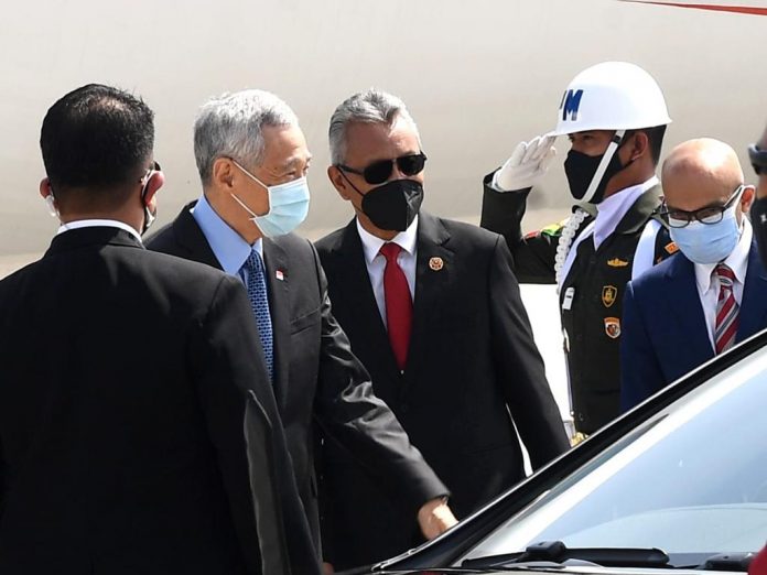 Perdana Menteri Singapura Lee Hsien Loong tiba di tiba di Bandara Internasional Soekarno-Hatta, Tangerang, Provinsi Banten