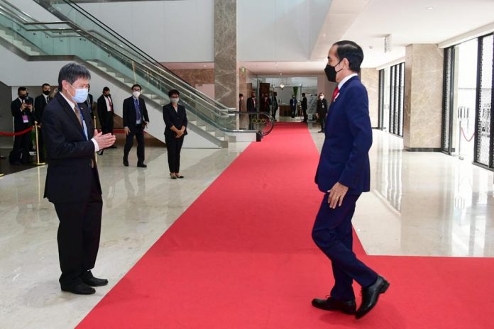 Presiden Joko Widodo hadiri ASEAN Leaders Meeting di Sekretariat ASEAN, Jakarta disambut langsung oleh Sekretariat ASEAN Dato Lim Jock Hoi