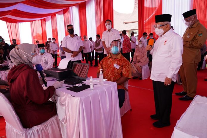 Wapres tinjau Vaksinasi di Pariaman