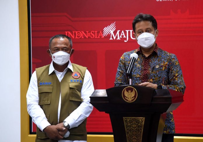 Menteri Kesehatan Budi Gunadi Sadikin menyampaikan laporan perkembangan penanganan pandemi Covid-19 dalam keterangan pers