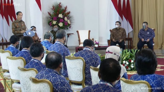 Presiden Joko Widodo membuka Rapat Koordinasi Nasional Pengawasan Intern Pemerintah tahun 2021 di Istana Kepresidenan Bogor