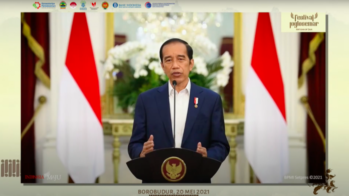 Presiden Jokowi saat memberikan sambutan pada pembukaan Festival Joglosemar, Artisan of Java, secara virtual, Kamis (20 Mei 2021). (Sumber YouTube Kementerian Perindustrian RI)