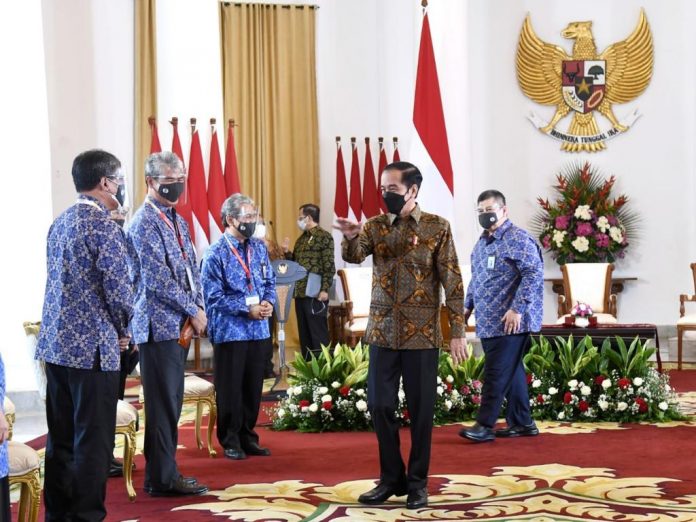 Presiden membuka Rapat Koordinasi Nasional Pengawasan Intern Pemerintah tahun 2021 di Istana Kepresidenan Bogor, Jawa Barat