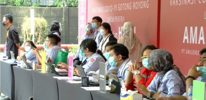 Vaksinasi Covid-19 Gotong Royong Pekerja di Kabupaten Bekasi