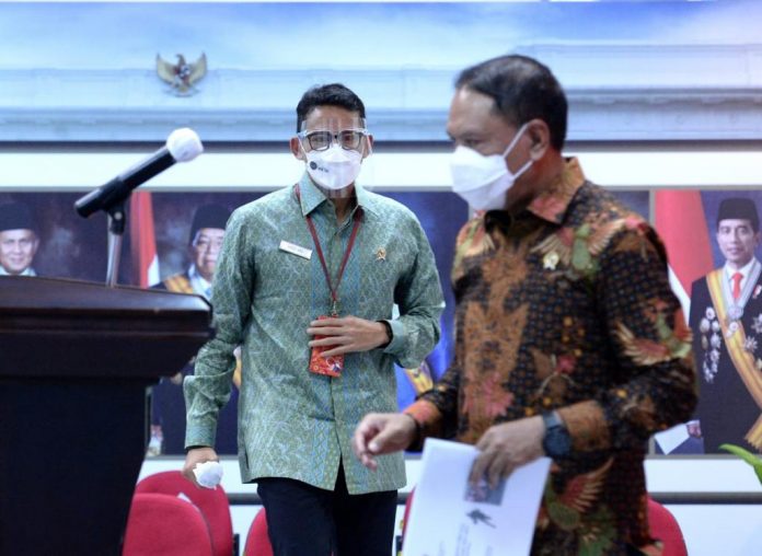 Menteri Pariwisata dan Ekonomi Kreatif Sandiaga dalam keterangannya di Kantor Presiden
