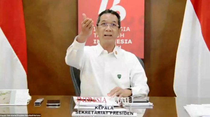 Kepala Sekretariat Presiden Heru Budi Hartono serahkan bantuan beras dan oksigen konsentrator ke empat provinsi