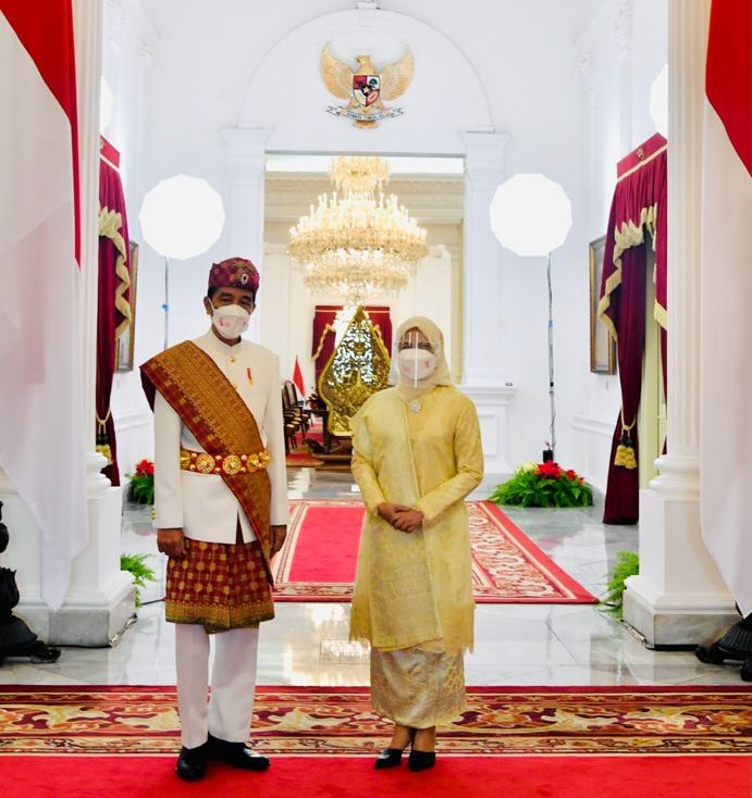 Presiden Joko Widodo bersama Ibu Negara Iriana Jokowi dalam Upacara Peringatan Detik-Detik Proklamasi Kemerdekaan RI