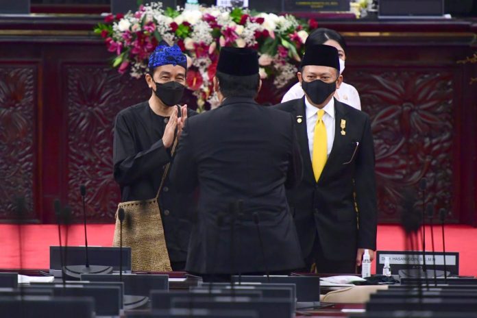 Presiden dalam Sidang Tahunan MPR RI dan Sidang Bersama DPR RI dan DPD RI dalam rangka HUT ke-76 Proklamasi Kemerdekaan RI, di Ruang Rapat Paripurna