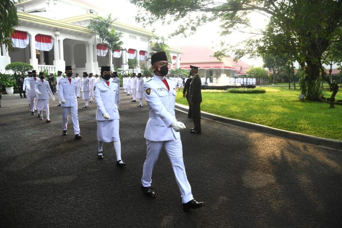 Tim Pasukan Pengibar Bendera Pusaka (Paskibraka) yang bertugas pada Upacara Peringatan Detik-Detik Proklamasi Kemerdekaa RI