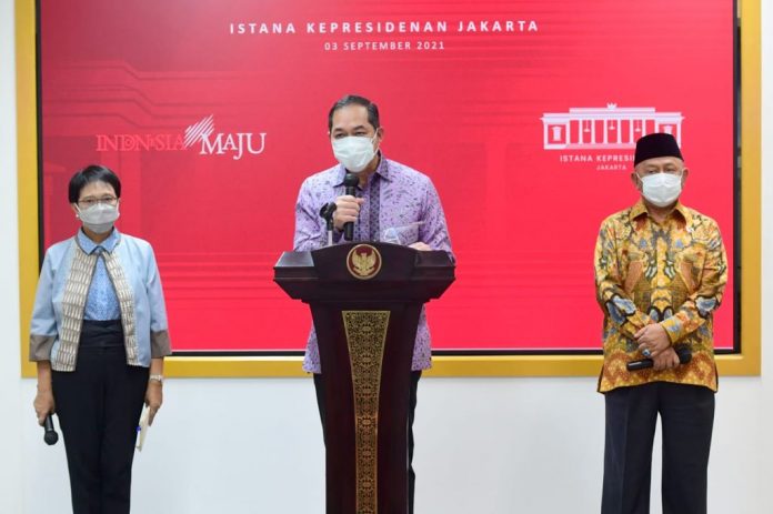 Mendag Muhammad Lutfi, Menlu Retno LP Marsudi, dan Dubes RI untuk PEA Husin Bagis dalam keterangan pers pada Kunjungan Kehormatan Menteri Negara Urusan Perdagangan Luar Negeri PEA, Jumat (03 Sep 2021).