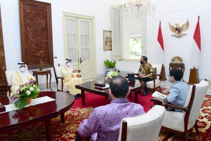 Presiden Joko Widodo menerima kunjungan kehormatan Menteri Negara Urusan Perdagangan Luar Negeri Persatuan Emirat Arab, Thani bin Ahmed Al Zeyoudi, di Istana Merdeka