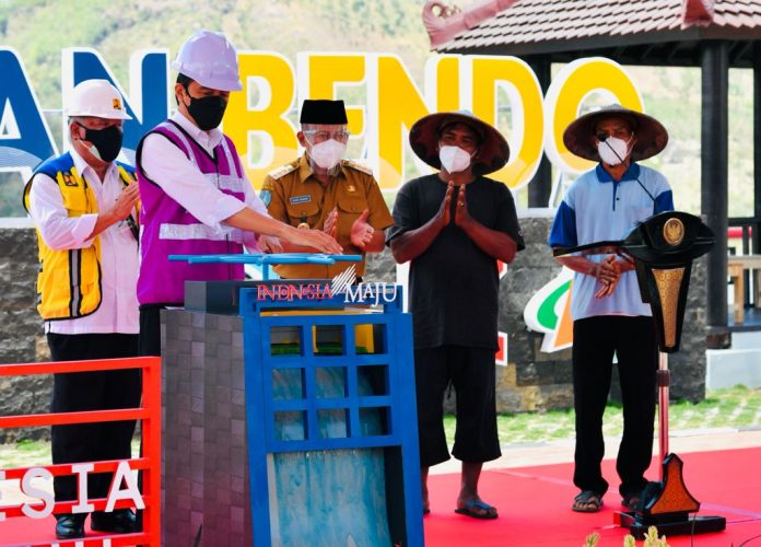 Presiden Joko Widodo meresmikan Bendungan Bendo, dalam kunjungan kerjanya ke Provinsi Jawa Timur, pada Selasa, 7 September 2021