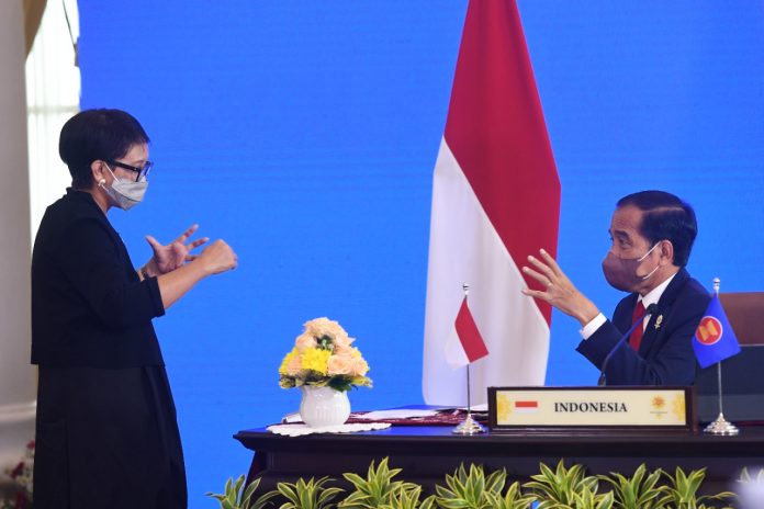 Presiden Joko Widodo menghadiri KTT ke-22 ASEAN-Republik Korea secara virtual dari Istana Kepresidenan Bogor, Jawa Barat