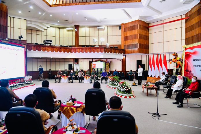 Presiden saat memberikan pengarahan kepada Forum Koordinasi Pimpinan Daerah (Forkopimda) se-Provinsi Bali di Kantor Gubernur Bali, Kota Denpasar