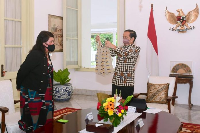 Presiden Joko Widodo menerima kunjungan kehormatan Menteri Luar Negeri Selandia Baru Nanaia Mahuta di Istana Merdeka, Senin, 15 November 2021