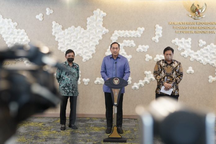 Pemerintah Release Minyak Goreng Kemasan Sederhana Rp14.000 Per Liter, 5 Jan 2022 (Foto: Humas Kemendag)