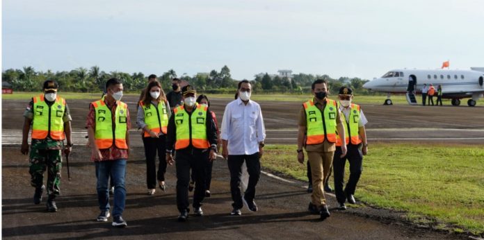 Menhub Budi Karya Sumadi Tinjau Bandara Pangsuma di Putussibau (Foto Kemenhub)