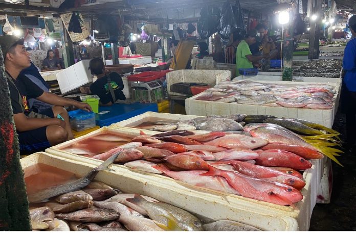 Berbagai ikan segar dijual di Pasar Ikan Kedonganan Denpasar Bali (Foto Ninda Hapsari) konsumsi kalori