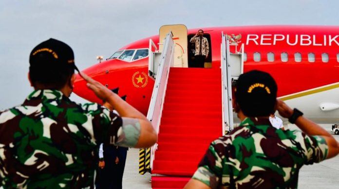 Presiden Joko Widodo bertolak dari Bandara Internasional Soekarno-Hatta, Tangerang, untuk melakukan kunjungan kerja ke Provinsi Nusa Tenggara Timur pada Rabu, 23 Maret 2022.