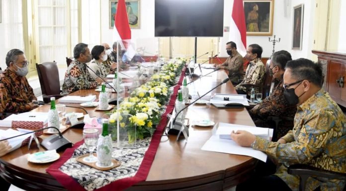 Presiden Joko Widodo menerima Panitia Seleksi