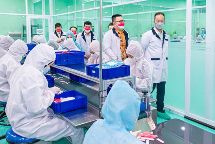 Menteri Perindustrian Agus Gumiwang Kartasasmita