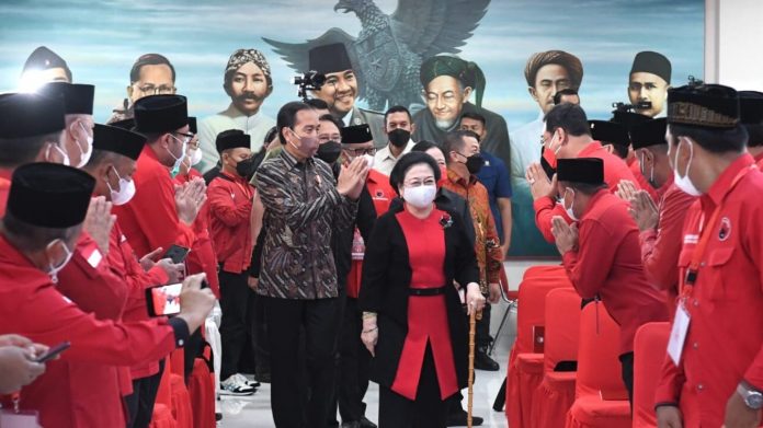Presiden Joko Widodo menghadiri Pembukaan Rapat Kerja Nasional II Partai Demokrasi Indonesia Perjuangan di Sekolah Partai DPP PDIP, Jakarta