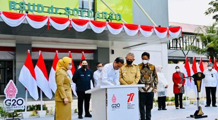 Presiden Joko Widodo meresmikan Tower A dan B RSUD dr. Soedarso di Kota Pontianak, Provinsi Kalimantan Barat, pada Selasa, 9 Agustus 2022.
