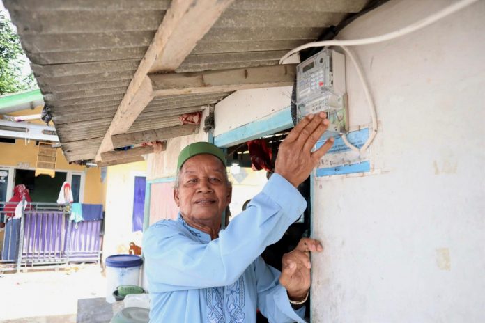 sambungan listrik gratis bagi warga tidak mampu sambungan listrik gratis bagi warga tidak mampu