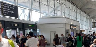 Suasana keramaian di bandara Stansted, London (Foto: Fanya/ vibizmedia)