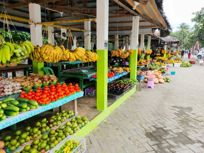 megio Beraneka ragam buah ada di Pasar Buah Lecidere – Dili Timur Leste (Foto: Meggio Tarigan / Kontributor Vibizmedia)