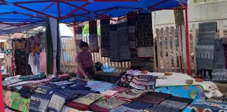 Kain Tenun kerajinan tangan Khas Laos (Foto: Daniel Otto/Vibizmedia)