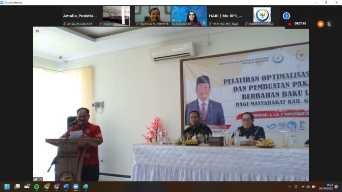 Pelatihan Optimalisasi Bioflok dan Pembuatan Pakan Ikan Berbahan Baku Lokal, di Kabupaten Grobogan, Jawa Tengah