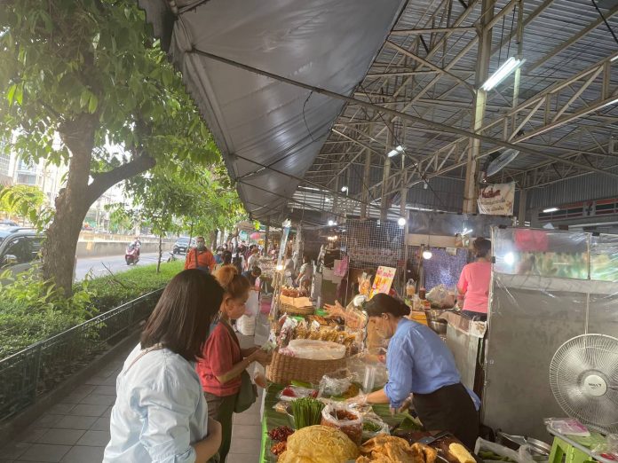 Pasar Pagi di Huang Kwang Distric Area