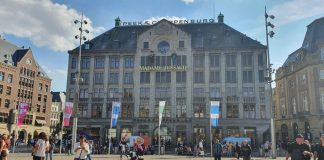Dam Square alun alun di Amsterdam