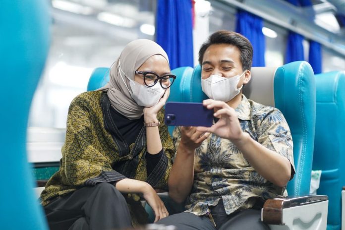 Layanan Entertainment on Board Dihadirkan oleh KAI