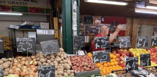Pasar Terkenal di Wina Austri Naschmarkt
