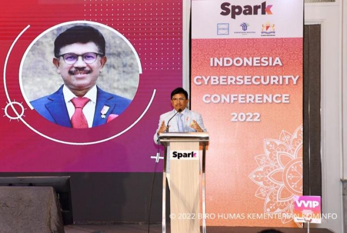 kominfo-menteri-johnny-indosec-conference-2022-ayh-6