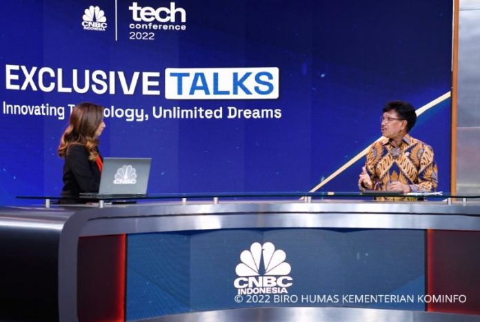 kominfo-menteri-johnny-techtalks-ayh-1 (1)