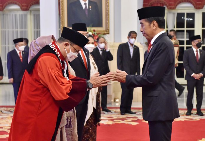 Hakim Konstitusi