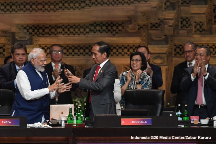 Presiden Jokowi Serahkan Tongkat Kepemimpinan G20 kepada India