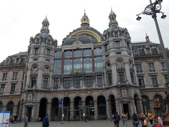 Stasiun Kereta Api Termegah Antwerpen