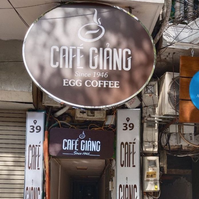 Ayo minum kopi telur di Vietnam