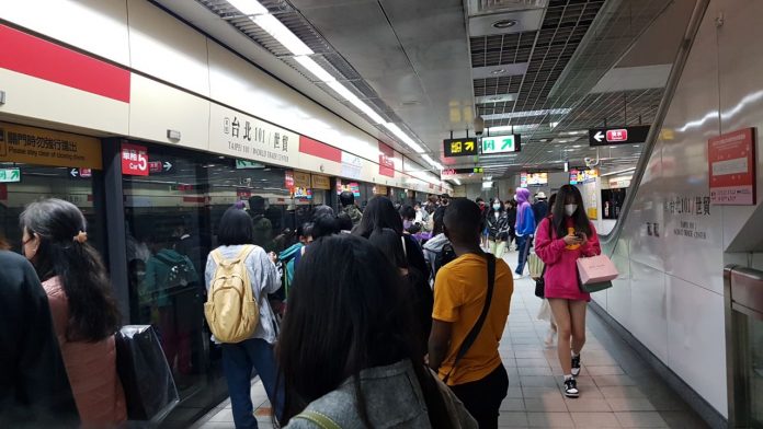 MRT Taipei Kesenangan Para Wisatawan