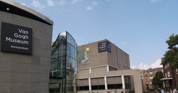 Meseum Van Gogh di Amsterdam Belanda