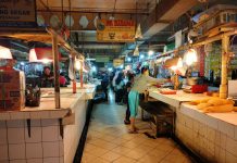 Asyik nya Belanja di Pasar Cipanas, Jawa Barat