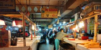 Asyik nya Belanja di Pasar Cipanas, Jawa Barat