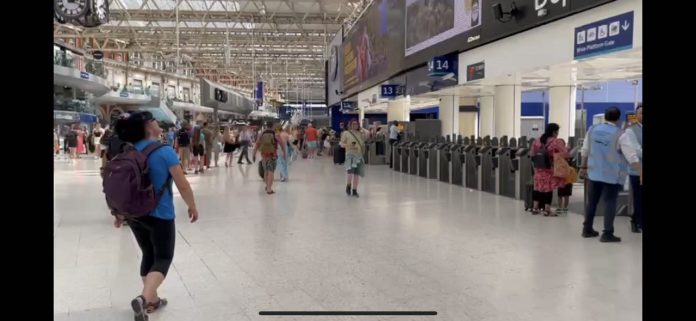 Waterloo Stasiun Tersibuk di London