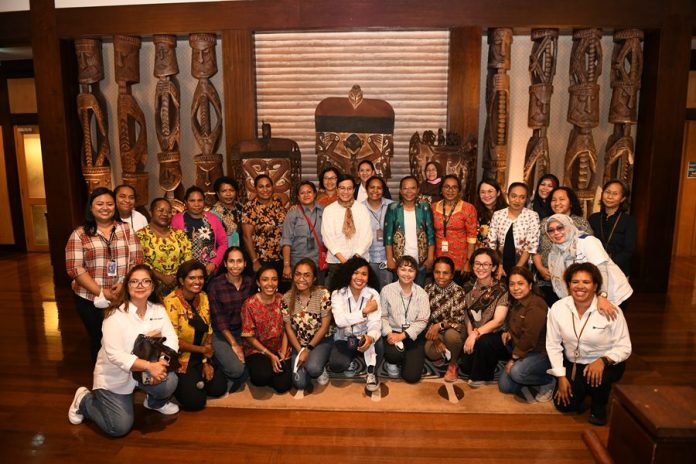 Menkeu Berdialog Dengan Pekerja Wanita PT Freeport Indonesia